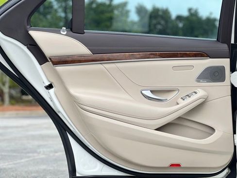 Used 2017 Mercedes-Benz S 550 Sedan image 14