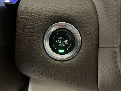 Used 2021 GMC Yukon Denali w/ Denali Premium Package AWD/4WD image 16