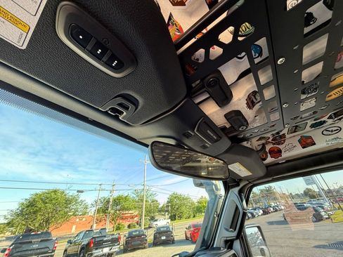 Used 2020 Jeep Gladiator Sport w/ Quick Order Package 24S AWD/4WD image 25
