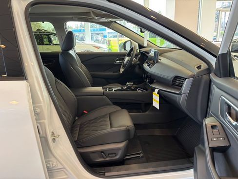 New 2026 Nissan Rogue Platinum image 23