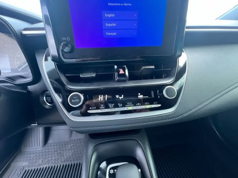 Used 2025 Toyota Corolla SE image 19