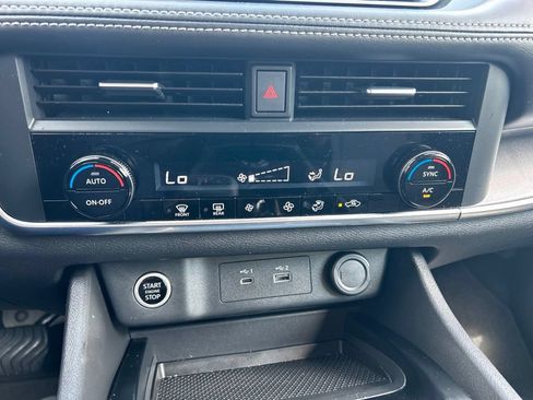 Certified 2023 Nissan Rogue SV AWD/4WD image 12