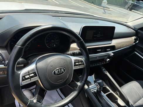 Used 2020 Kia Telluride EX w/ EX Premium Package FWD image 10