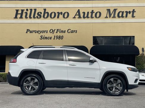 Used 2019 Jeep Cherokee Limited w/ Trailer Tow Group AWD/4WD image 4