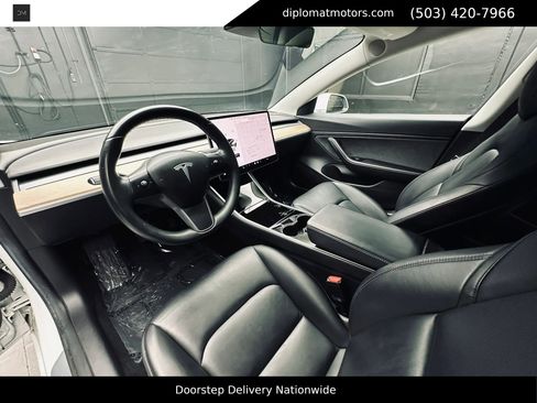 Used 2018 Tesla Model 3 Long Range RWD image 17