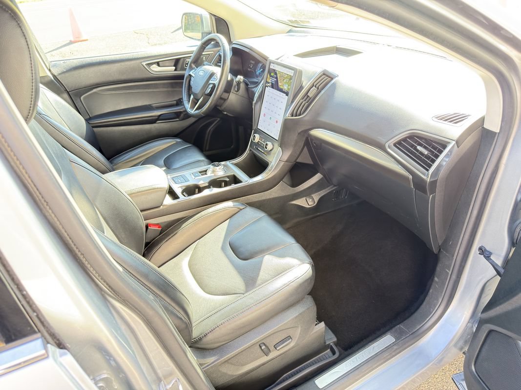 Used 2022 Ford Edge Titanium AWD/4WD image 31