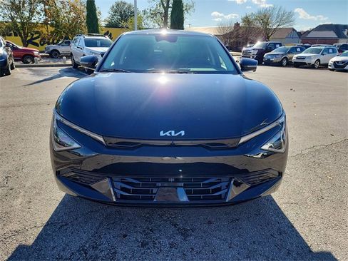 New 2025 Kia EV6 Wind image 9