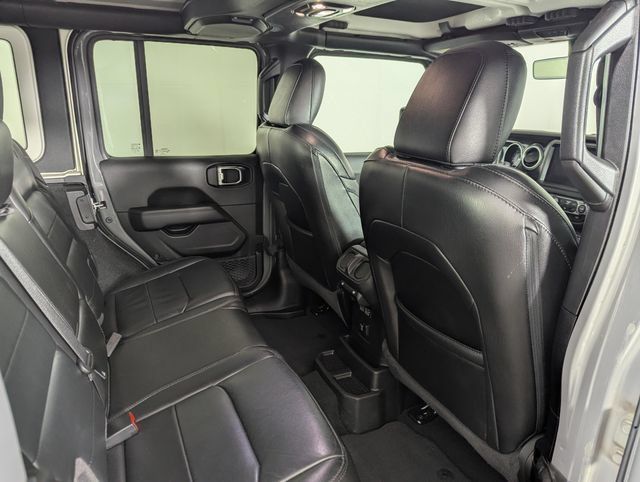 Used 2023 Jeep Wrangler Unlimited Sahara AWD/4WD image 29