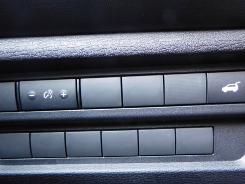 New 2025 Mitsubishi Outlander SE image 6