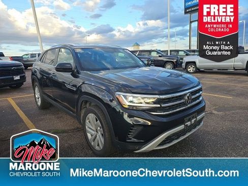 Used 2023 Volkswagen Atlas Cross Sport SE FWD image 1