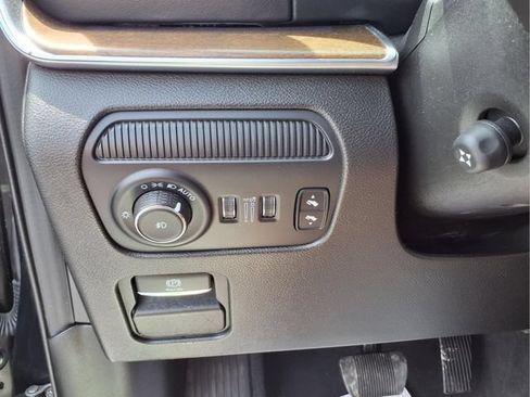 Used 2024 Jeep Grand Wagoneer L 4WD image 30
