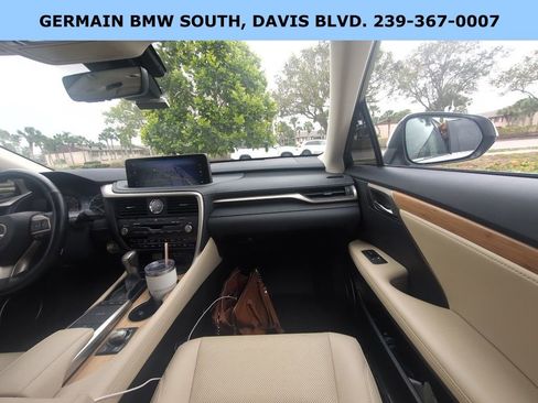 Used 2022 Lexus RX 350L Premium w/ Premium Package image 27