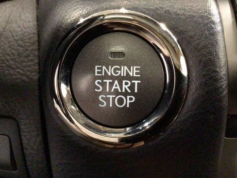 Used 2013 Lexus LS 460 w/ Comfort Pkg RWD image 24