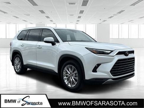 Used 2024 Toyota Grand Highlander Platinum image 1