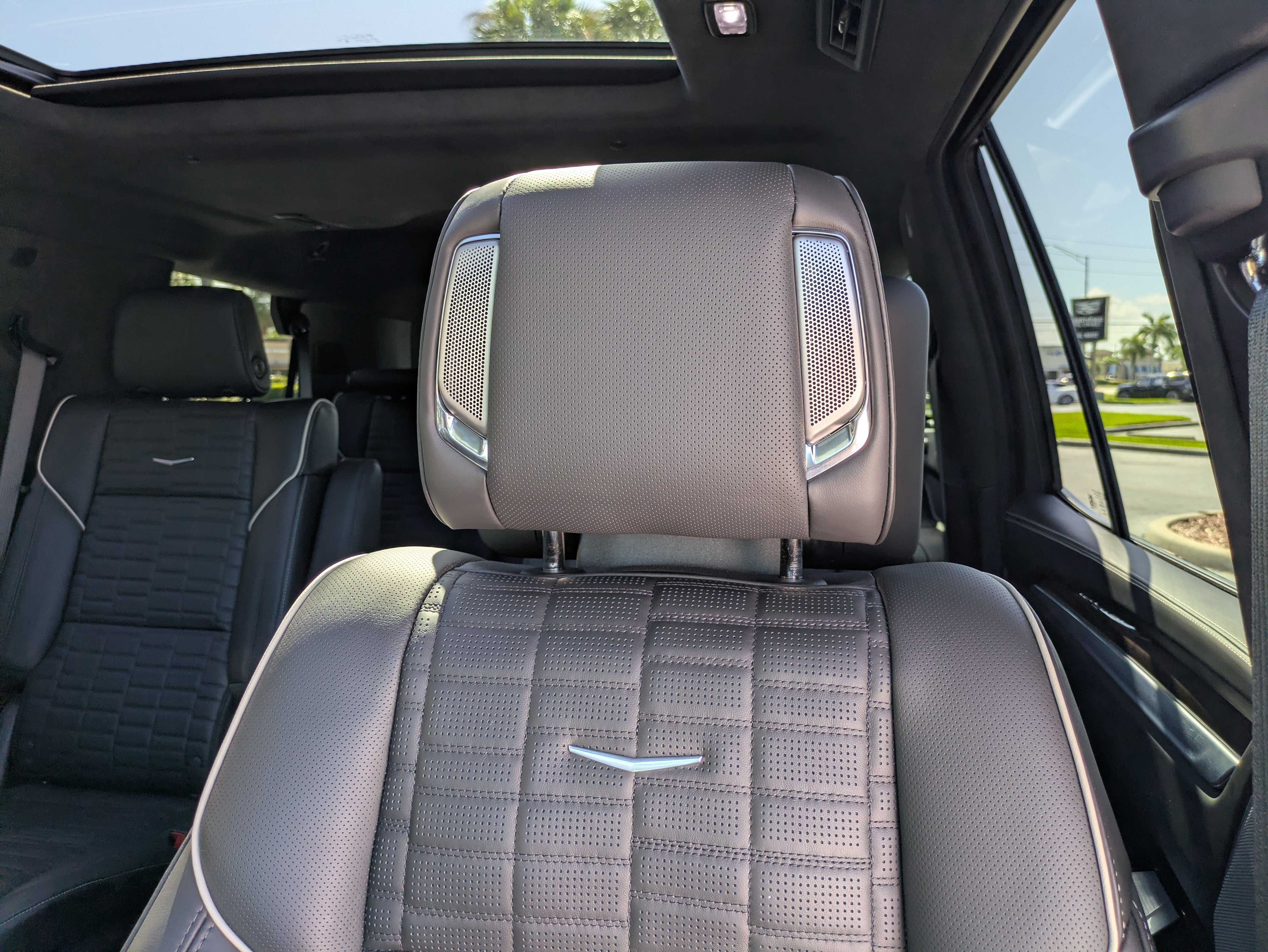 Certified 2025 Cadillac Escalade Sport Platinum w/ LPO, Floor Liner Package AWD/4WD image 18