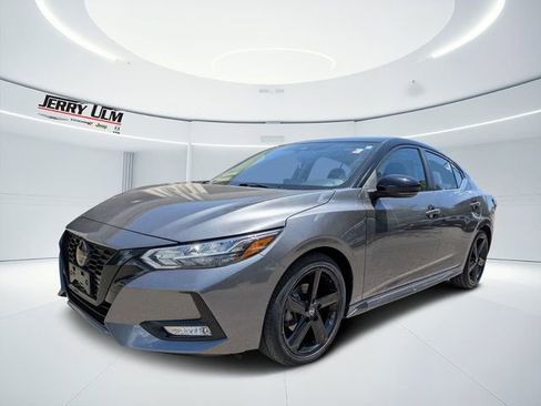 Used 2023 Nissan Sentra SR w/ Midnight Edition Package FWD image 7