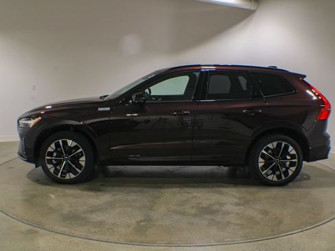 Used 2026 Volvo XC60 B5 Plus w/ Climate Package AWD/4WD image 2