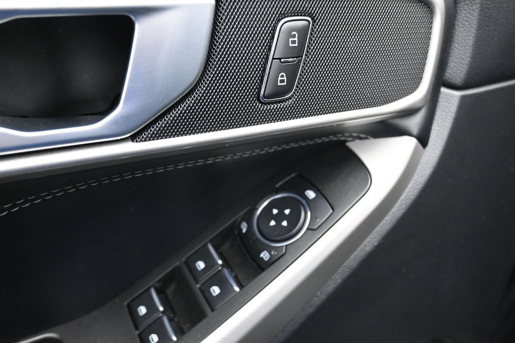 Used 2023 Ford Explorer XLT RWD image 12