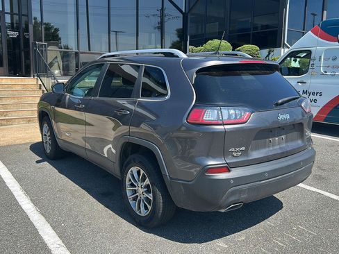 Used 2019 Jeep Cherokee Latitude Plus w/ Cold Weather Group AWD/4WD image 2