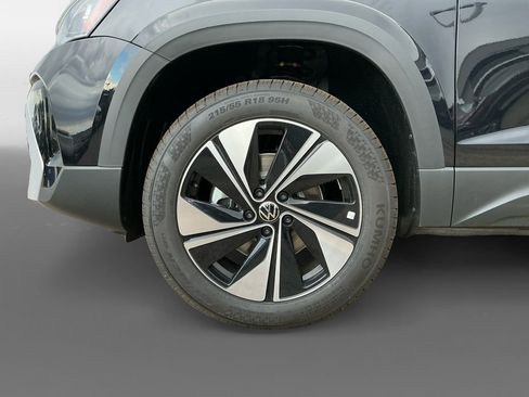 New 2025 Volkswagen Taos SE image 14
