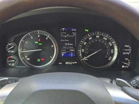 Used 2020 Lexus LX 570 4WD w/ Luxury Package image 16