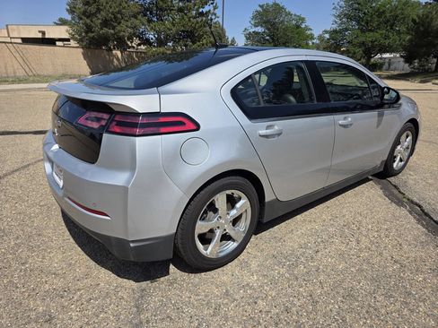 Used 2011 Chevrolet Volt Premium w/ Premium Trim Package FWD image 7