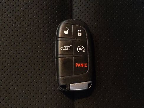 Used 2021 Jeep Grand Cherokee Laredo X RWD image 32