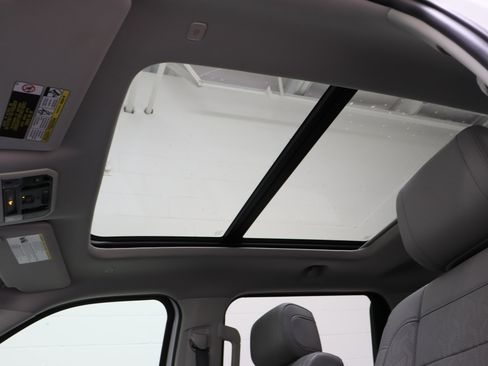 Used 2024 Toyota Tundra Limited image 29