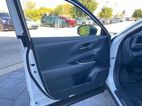 New 2026 Toyota Crown Platinum image 11