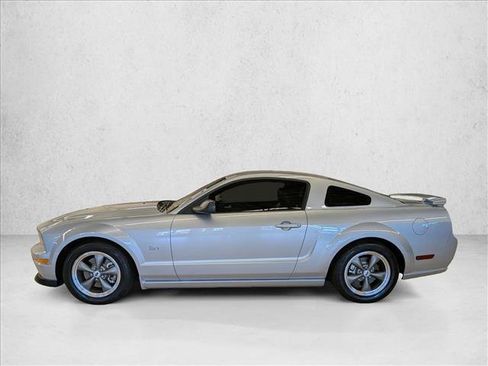 Used 2005 Ford Mustang GT RWD image 9