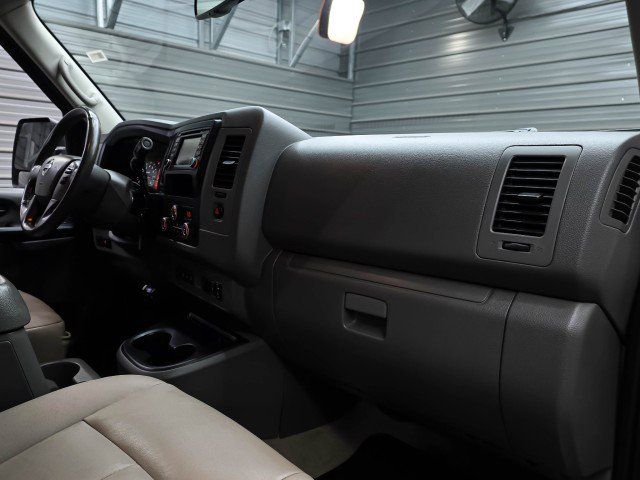 Used 2017 Nissan NV 3500 SL RWD image 15