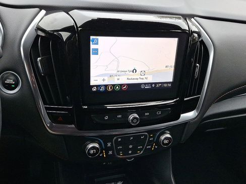 Used 2023 Chevrolet Traverse RS AWD/4WD image 16