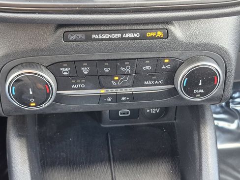 Used 2025 Ford Escape ST-Line image 30