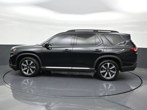 Used 2023 Honda Pilot Touring image 2