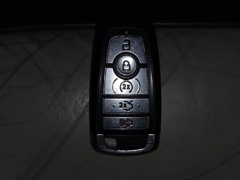 Used 2018 Ford Fusion Energi Platinum image 32