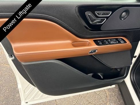 Certified 2023 Lincoln Aviator Reserve w/ Equipment Group 201A image 15