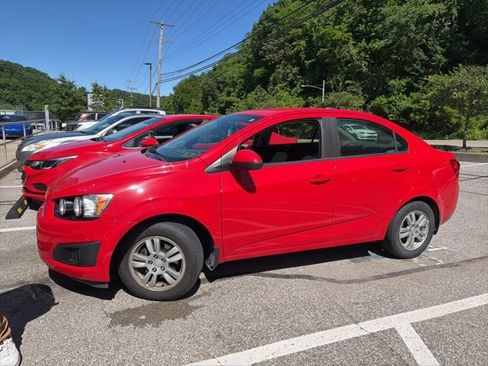 Used 2015 Chevrolet Sonic LT FWD image 5