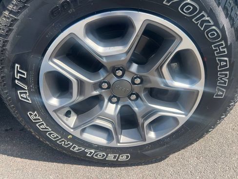 Used 2021 Jeep Cherokee Trailhawk w/ Premium Leather Package AWD/4WD image 11