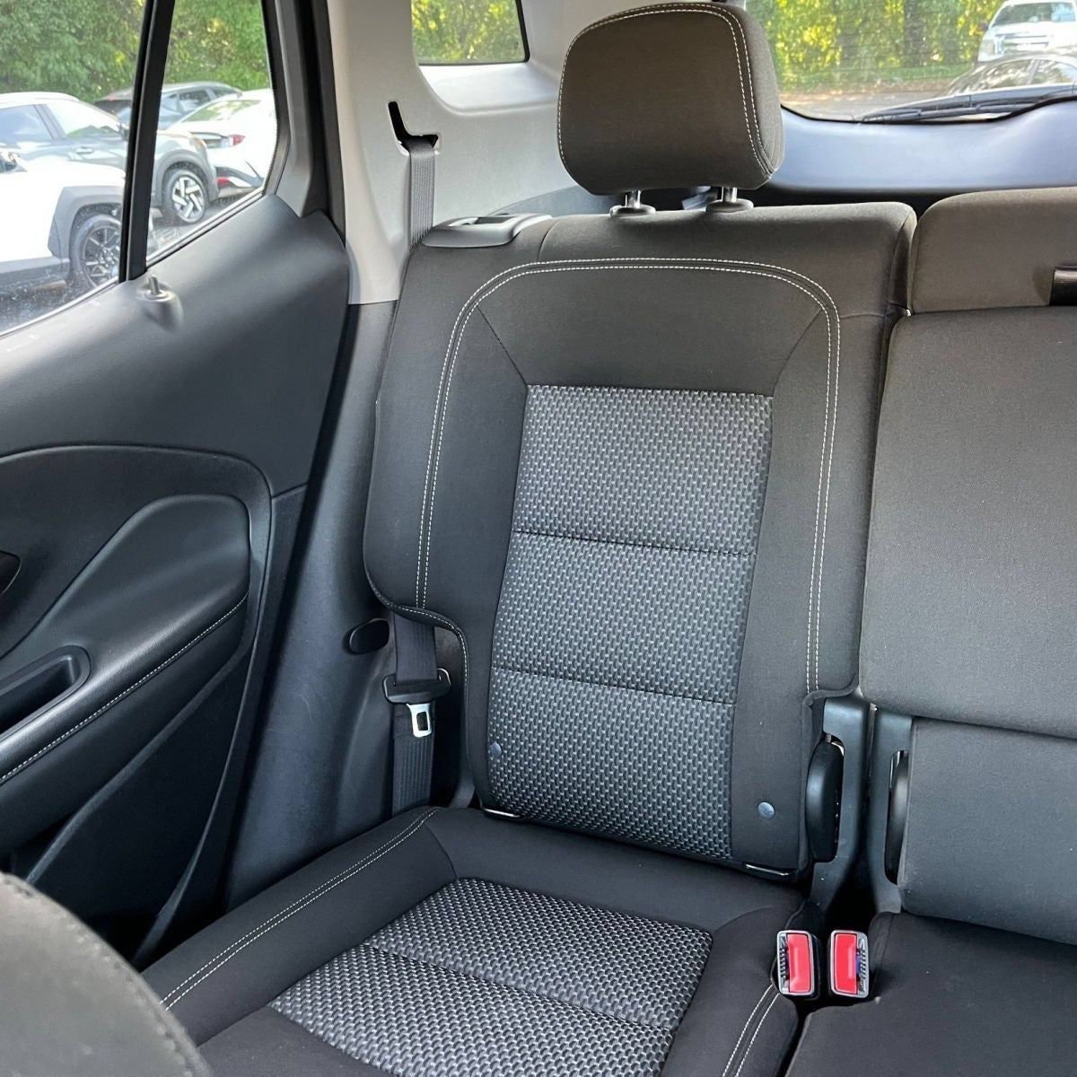 Used 2024 GMC Terrain SLE FWD image 35