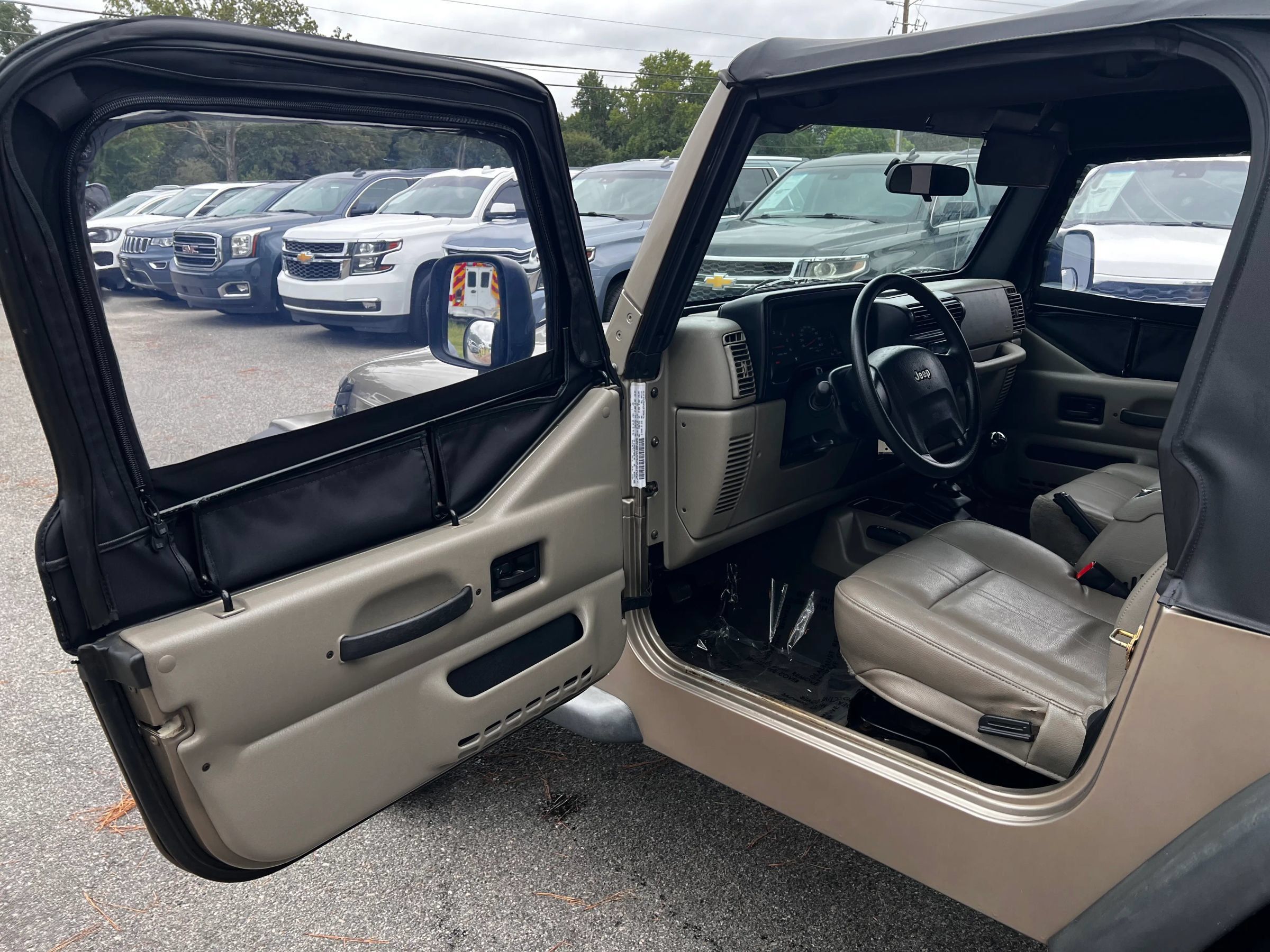 Used 2004 Jeep Wrangler X w/ Convenience Group AWD/4WD image 11