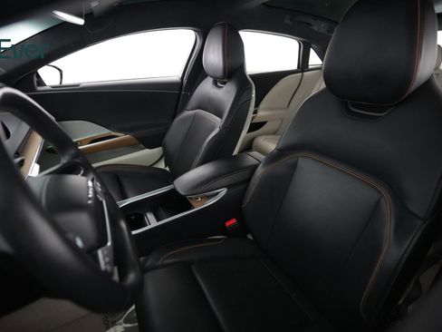 Used 2023 Lucid Air Touring image 4