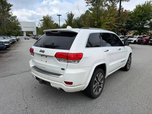 Used 2017 Jeep Grand Cherokee Overland AWD/4WD image 5