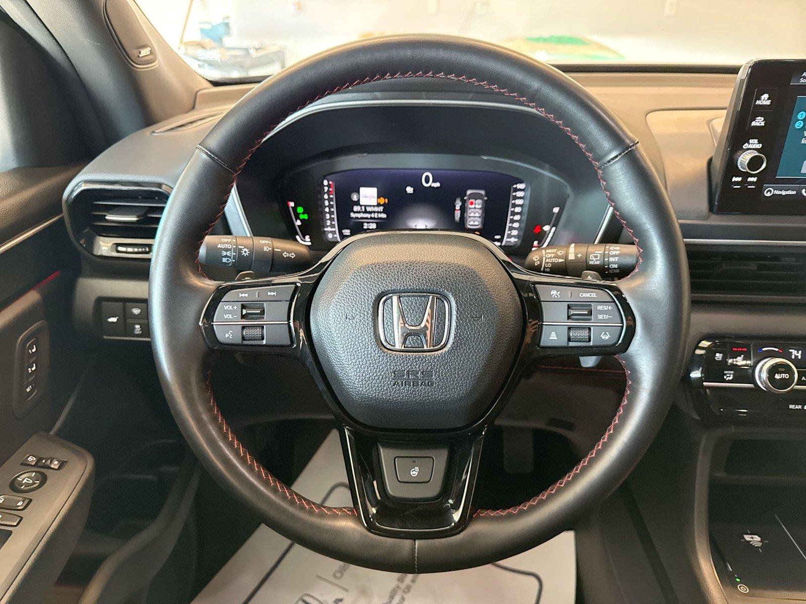Used 2025 Honda Pilot Black Edition image 11