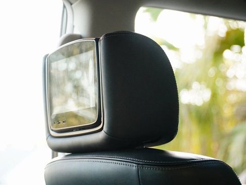 Used 2022 Nissan Armada Platinum w/ Captain's Chairs Package image 33