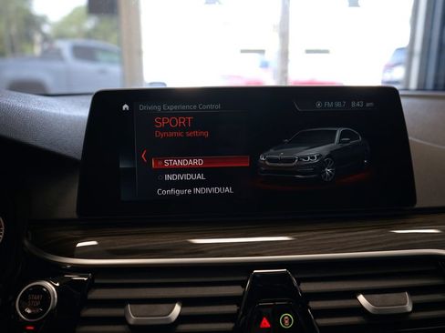 Used 2018 BMW 530i xDrive AWD/4WD image 38