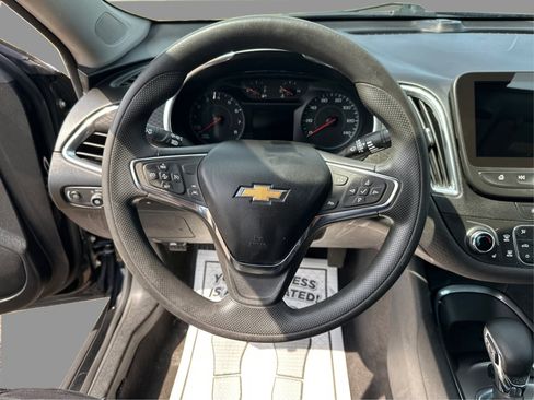Used 2021 Chevrolet Malibu LT FWD image 25
