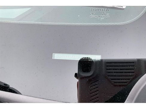 Used 2024 Toyota Sequoia Capstone image 18