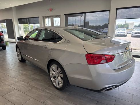 Used 2017 Chevrolet Impala Premier w/ Enhanced Convenience Package FWD image 12