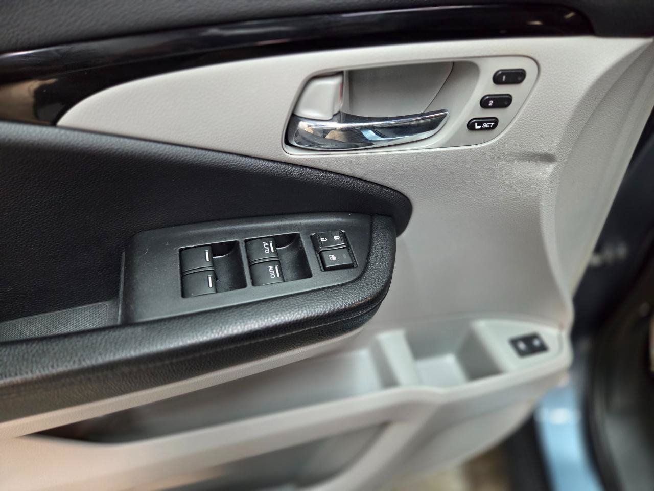 Used 2018 Honda Pilot Elite image 32