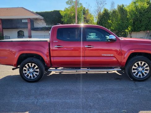 Used 2020 Toyota Tacoma Limited RWD image 12